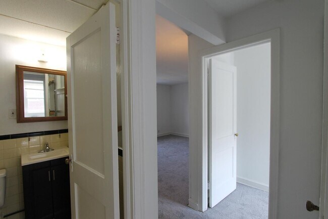 Building Photo - 510 S Pleasant Pl