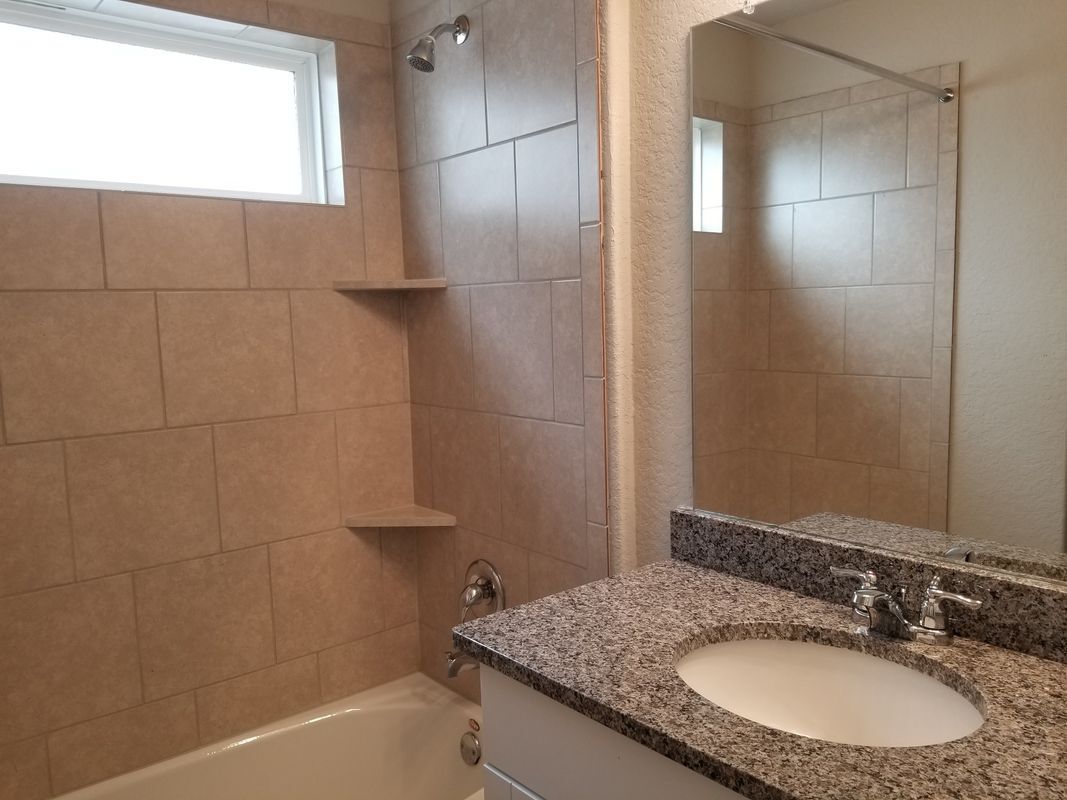 Building Photo - 210 Holland Pk