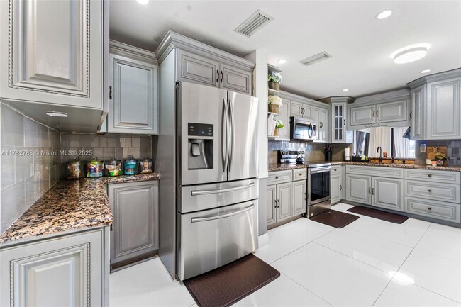Primary Photo - 2852 NW 80th Ave