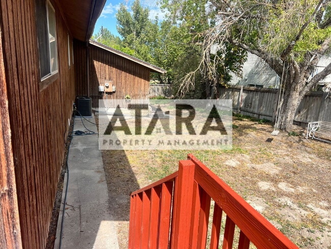 Building Photo - 270 Country Club Dr
