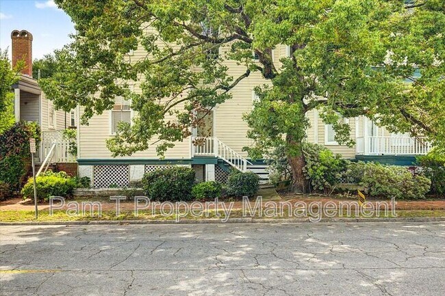 Building Photo - 402 E Park Ave