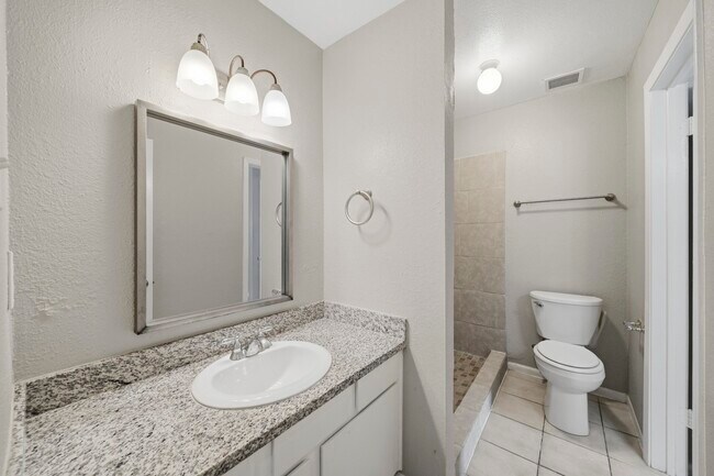 Building Photo - 4605 Orange Cir N