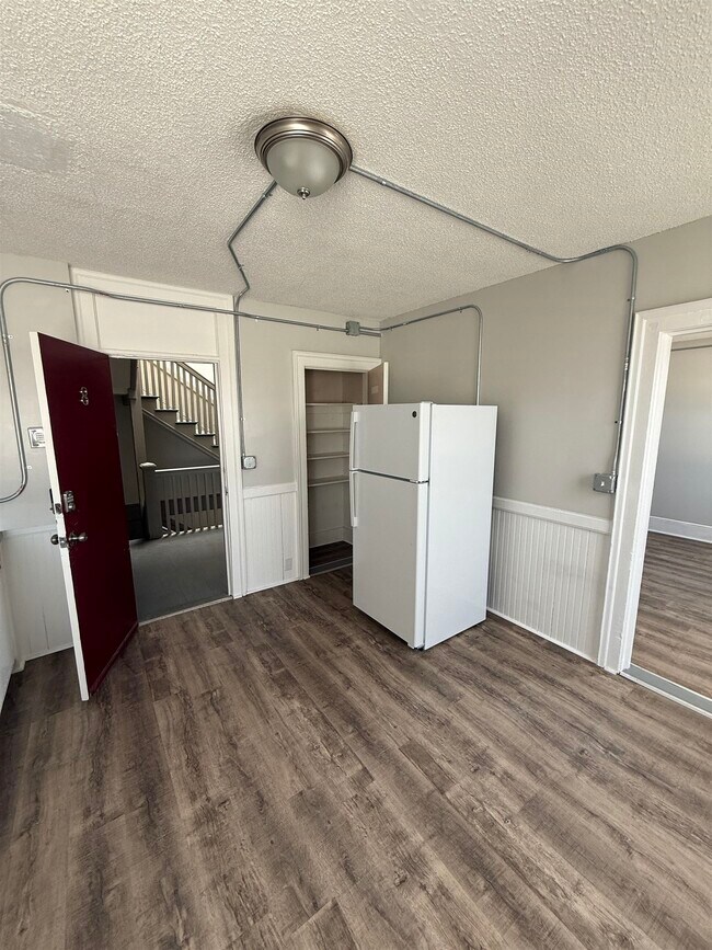 Building Photo - 524 Sunapee St