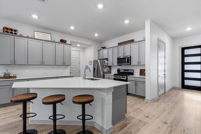Building Photo - 2117 Centerline Ln
