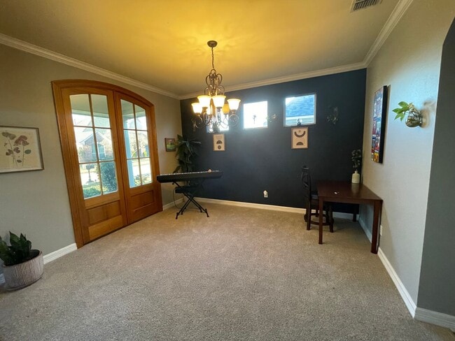 Building Photo - Gorgeous 5 Bedroom Home in The Haven!