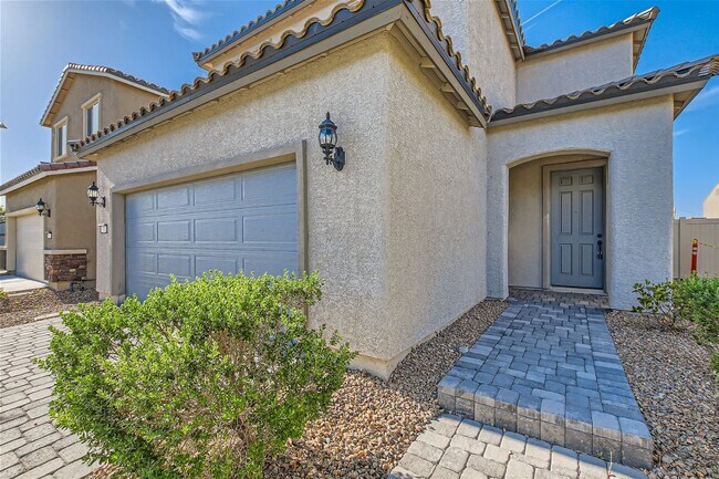 Building Photo - Gorgeous 2019 Build Home with Beautifully Landscaped Backyard! (COMING SOON)
