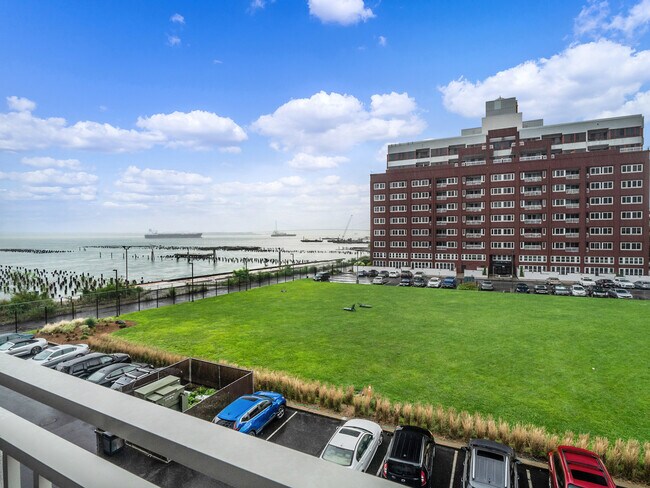 Building Photo - 90 Bay Street Lndg