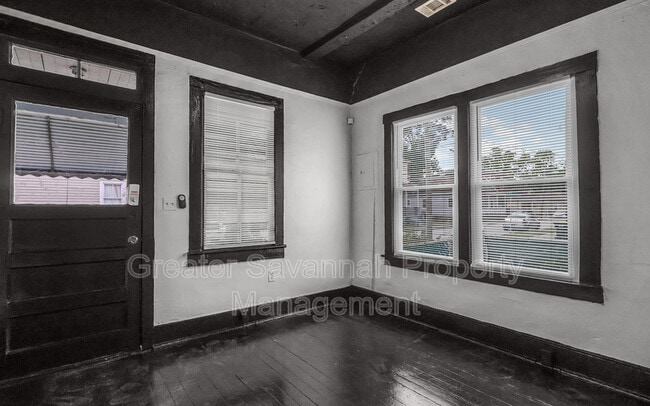 Building Photo - 2221 Harden St