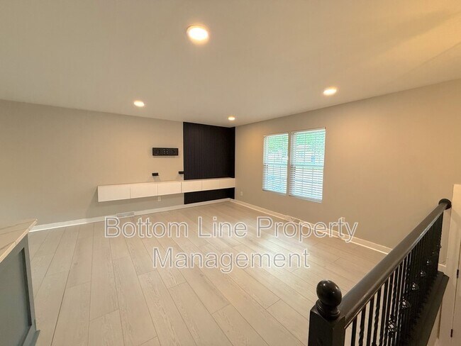 Building Photo - 4117 Oak Forest Dr