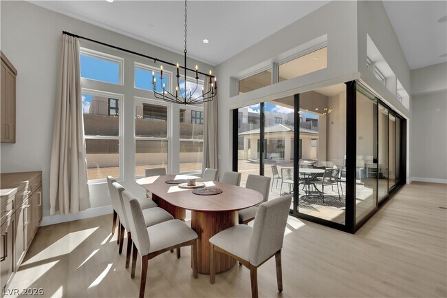 Building Photo - 10973 Horizon Ledge Ave