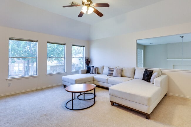 Building Photo - 5911 Indian Hills Ln