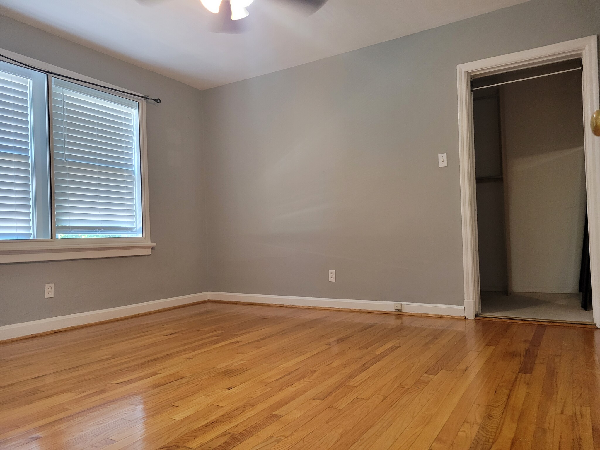 Main Bed - 7230 W Park Ave