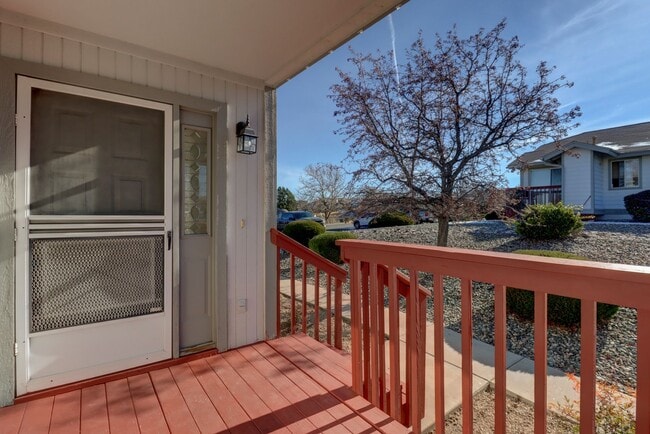 Building Photo - 2 bed 2 bath Condo in Montana Terraces