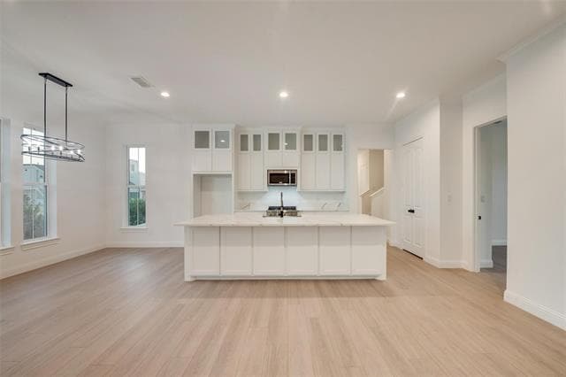 Building Photo - 1203 Chapel Dr