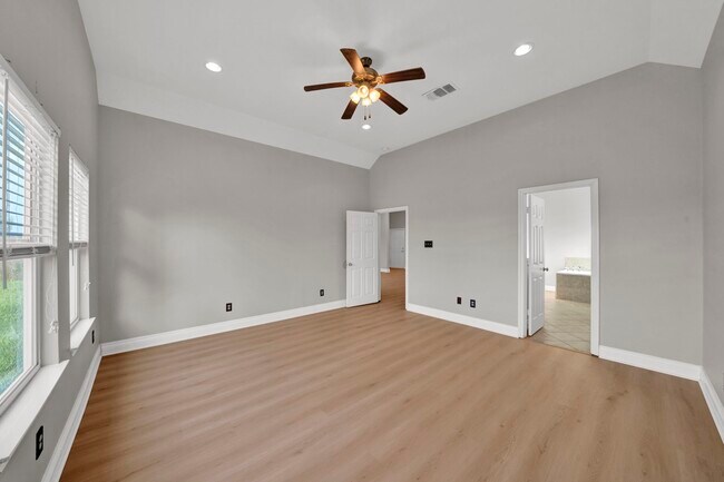 Building Photo - 5395 Kyla Cir