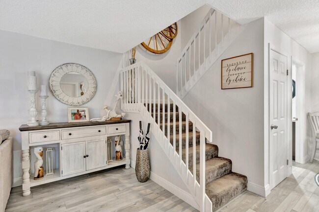 Building Photo - 1209 12th Ct