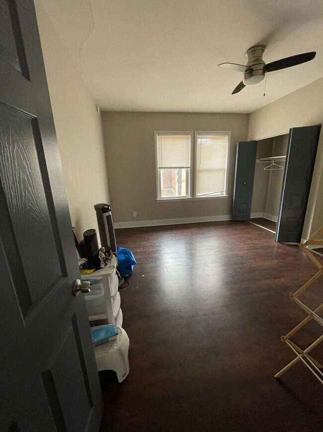 Building Photo - 405 McKee Pl