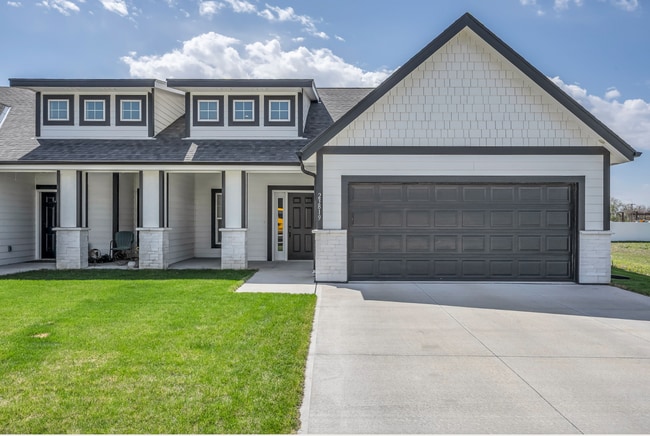Building Photo - Modern Duplex with Spacious Design & Upscale Touches!!