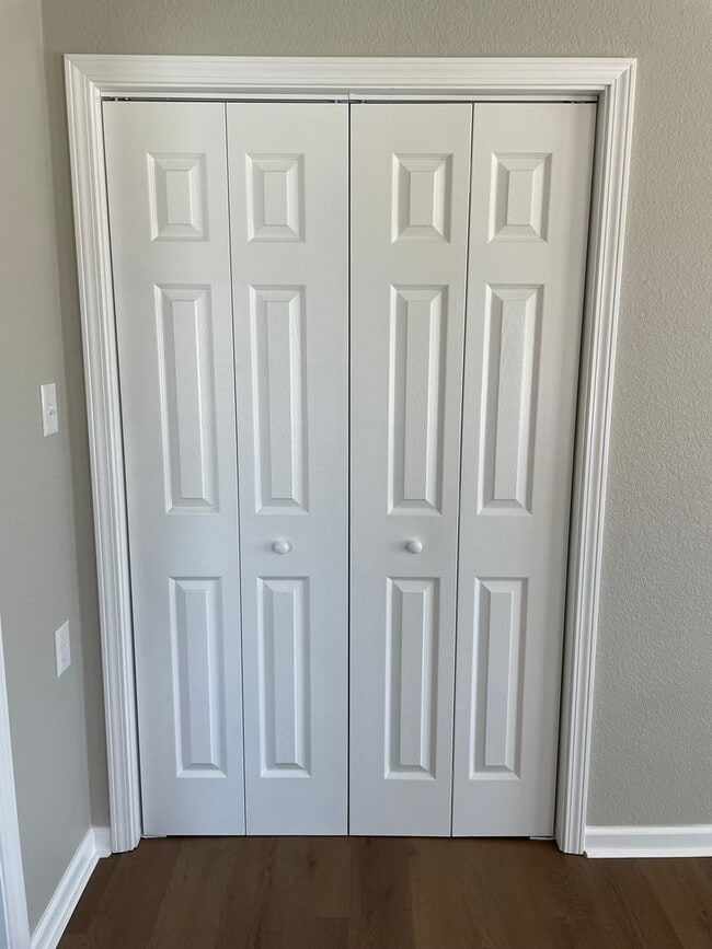 Building Photo - Available Now! *No Pets* Fully Renovated 2...