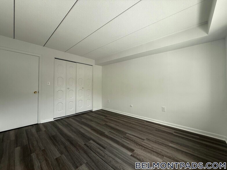 Building Photo - 55 Hill Rd