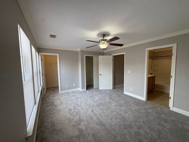 Building Photo - 735 Tulip Grove Rd