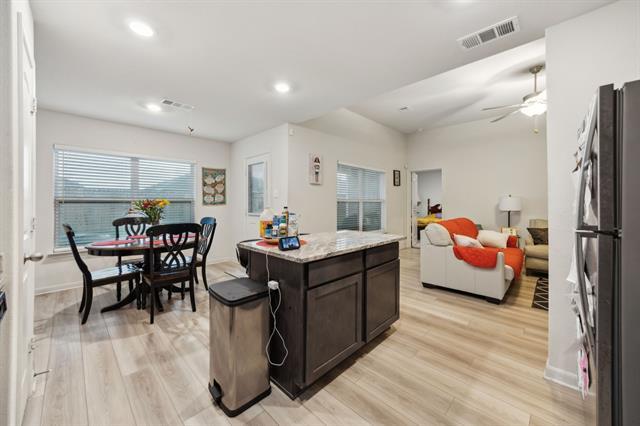 Building Photo - 1417 Sunkiss Dr