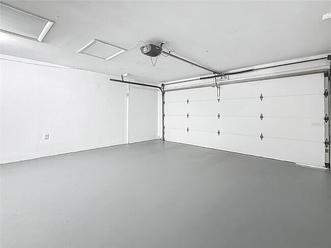 Building Photo - 1469 S Hillcrest Ave