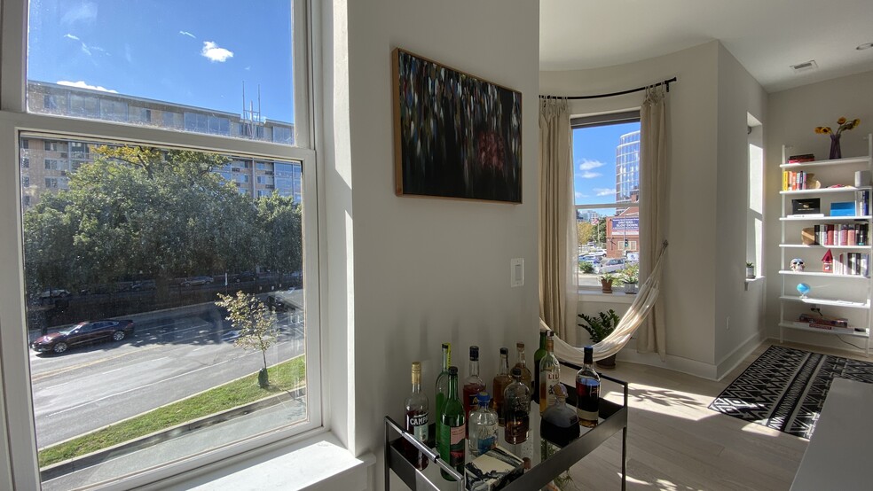 Building Photo - 475 New York Ave NW