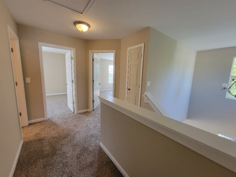 Building Photo - 63 Melrose Ct