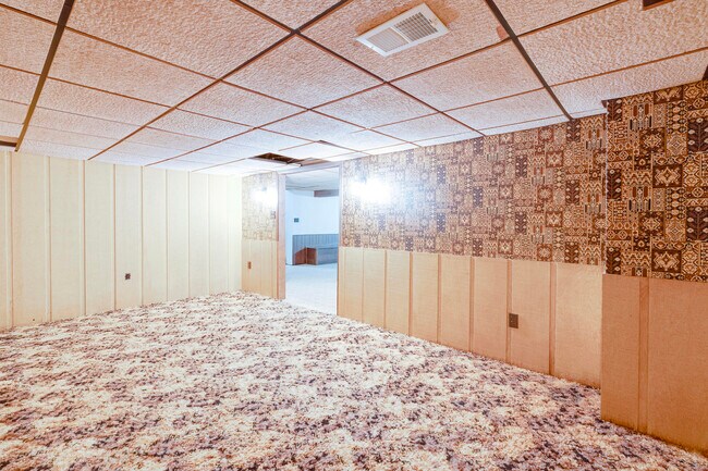 Building Photo - 5806 Wedgewood Rd