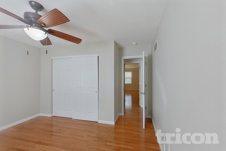 Building Photo - 935 Squirrels Nest Ct