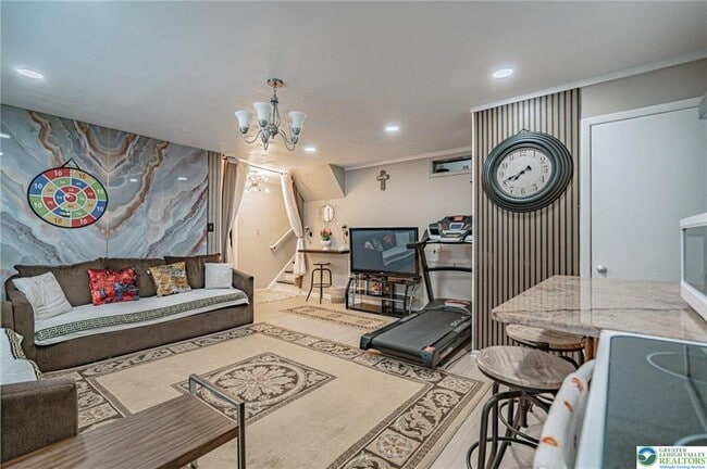 Building Photo - 2627 Nottingham Rd