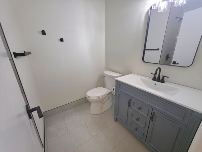 Building Photo - 3501 Montreal Way