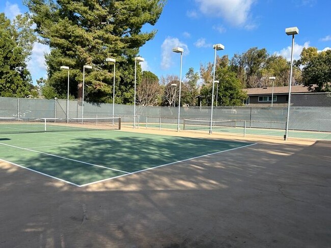 Building Photo - GREAT 1BD 1BA CONDO FOR LEASE!