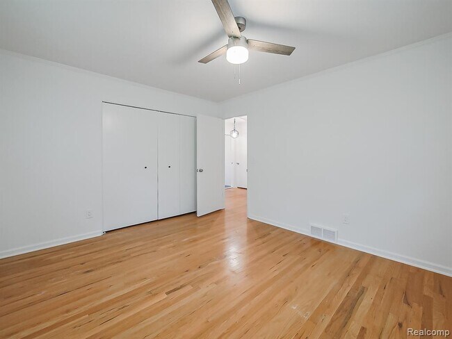 Building Photo - 7580 Thornwood St