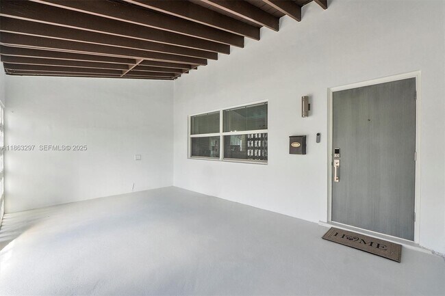 Building Photo - 5800 NE 18th Ave