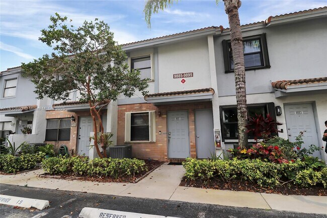 Building Photo - 9891 Riverside Dr