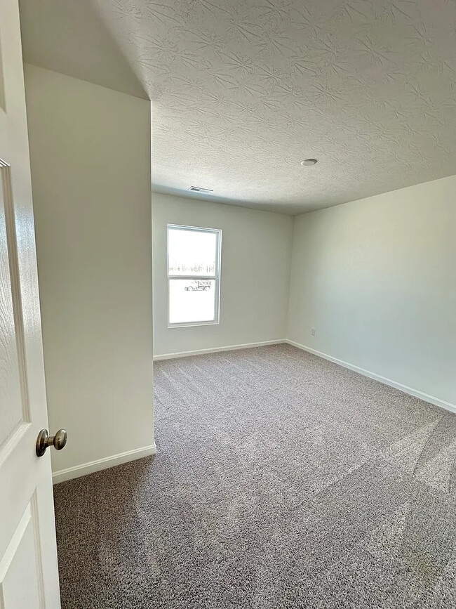 Building Photo - 2091 Wild Berry Wy