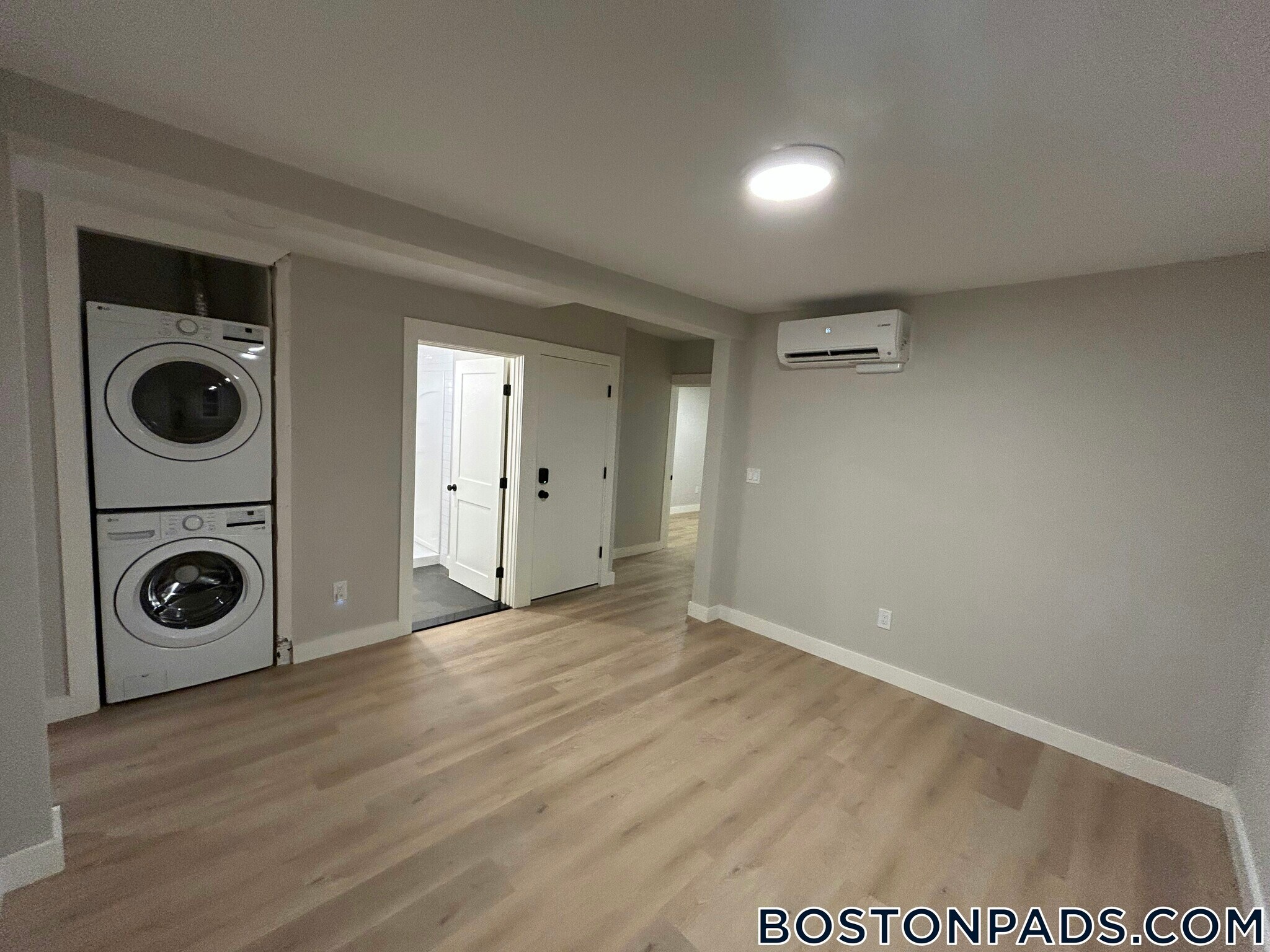 Building Photo - 225 E Eagle St