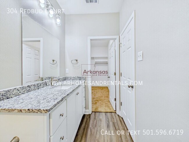 Building Photo - 304 Redbud Ct