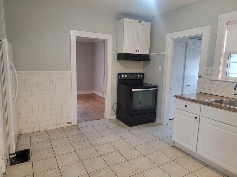 Building Photo - 1054 Washington St