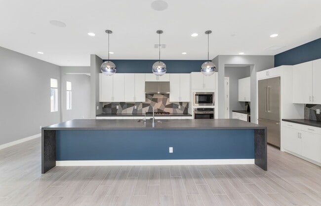 Building Photo - 6940 E Lyra Dr