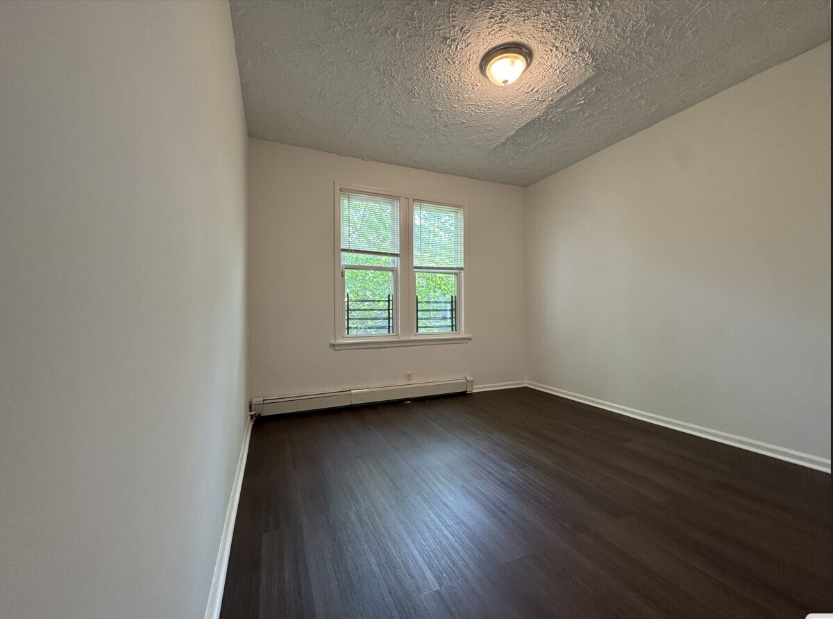 Building Photo - 138 Woodlawn Ave