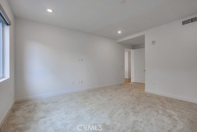 Building Photo - 3214 Rivington
