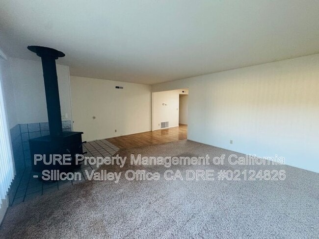 Building Photo - 115 Western Ct