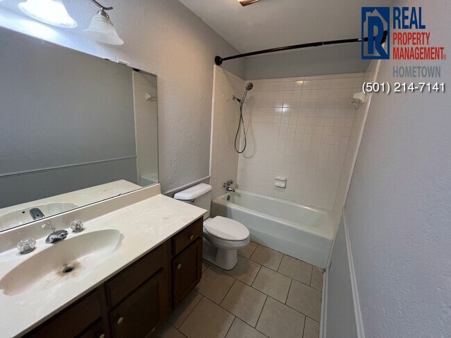 Building Photo - 2714 John Ashley Dr