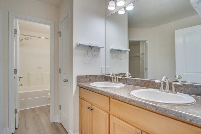 Building Photo - 3-Bedroom Home with Open Floor Plan, and Oversized Primary Suite