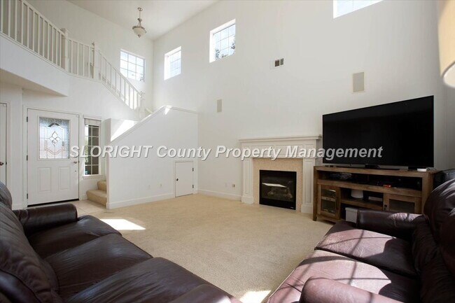 Building Photo - AVAILABLE MAY - Spacious Home in Arroyo Grande - 3 Bedroom / 2.5 Bathroom