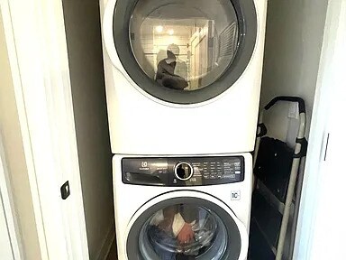 Building Photo - 37 Horace St