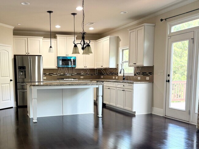 Building Photo - 3738 Valley Spring Dr